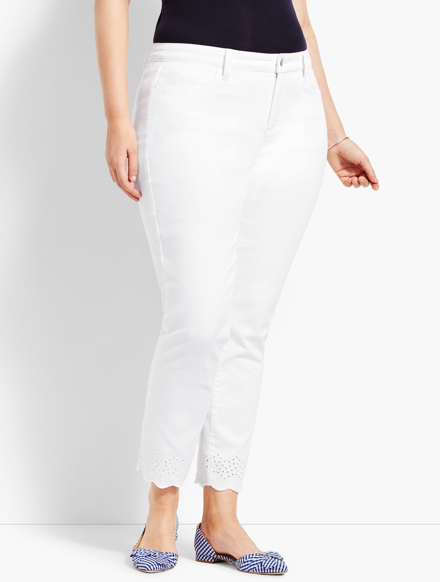 Scallop-Hem Denim Slim Ankle - White