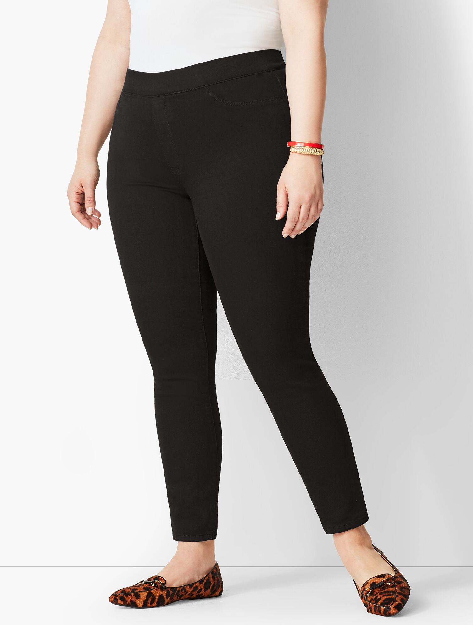 Plus Size Pull-On Denim Jegging - Black