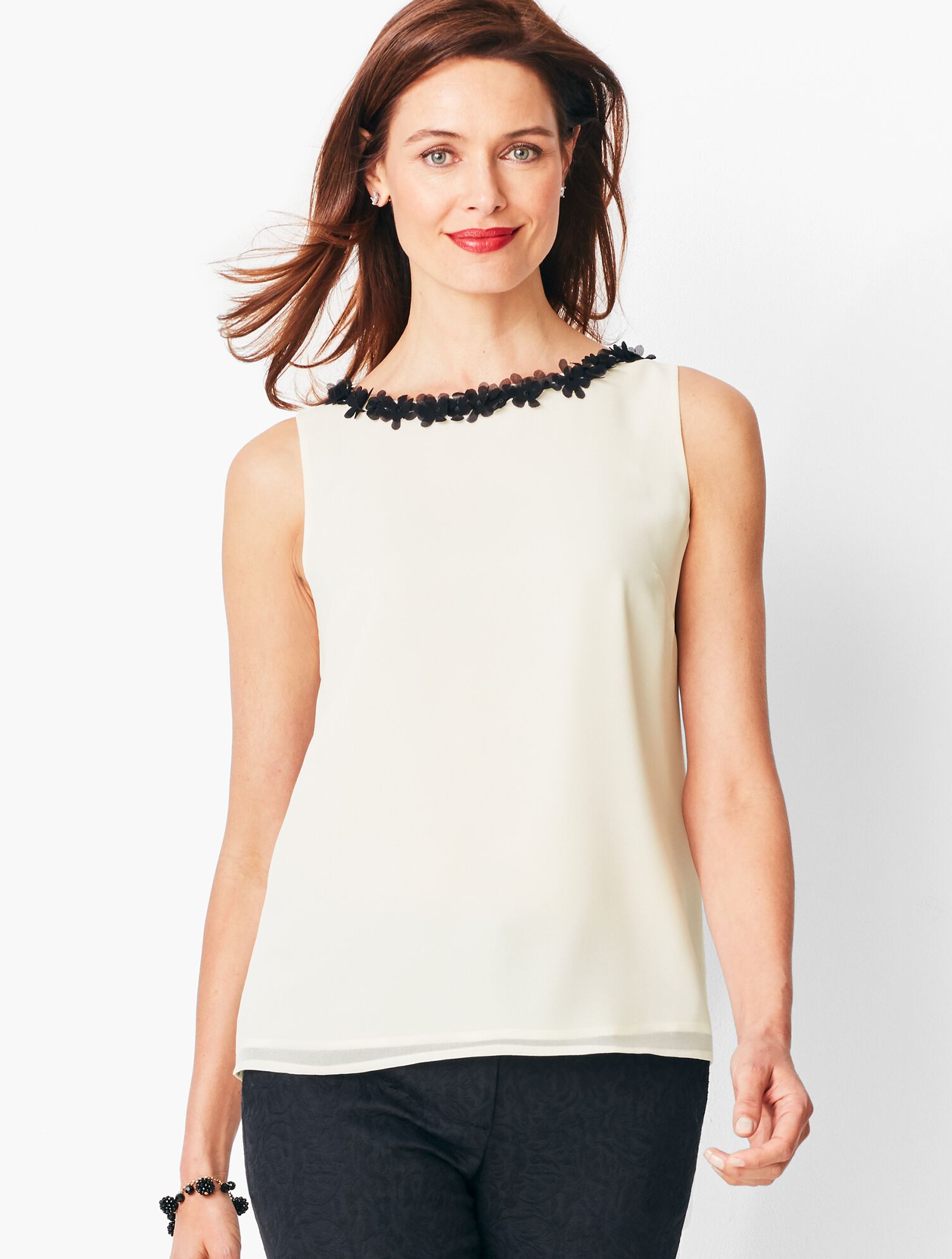 Flower Appliqu&eacute; Shell